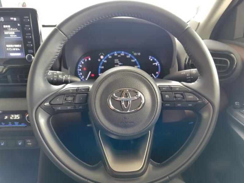 YARIS CROSS