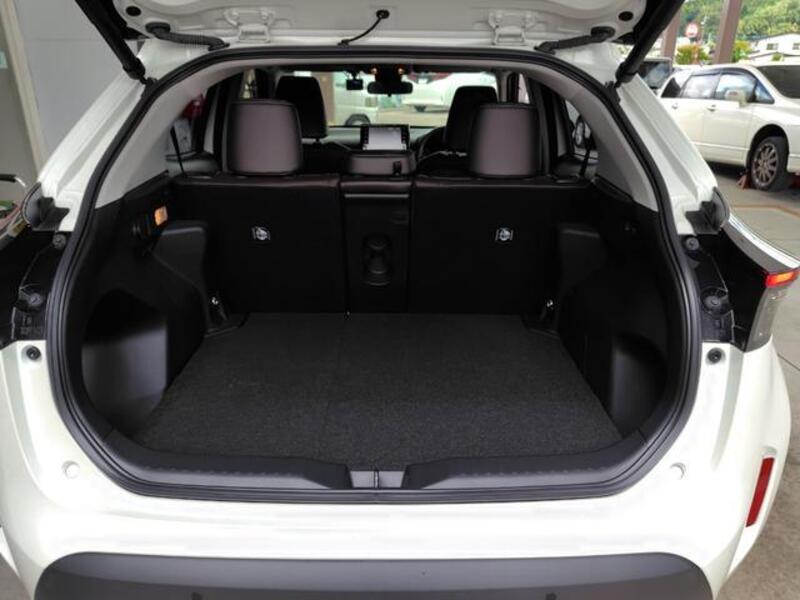 YARIS CROSS