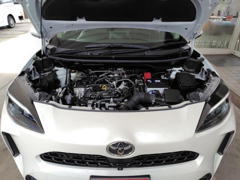 YARIS CROSS