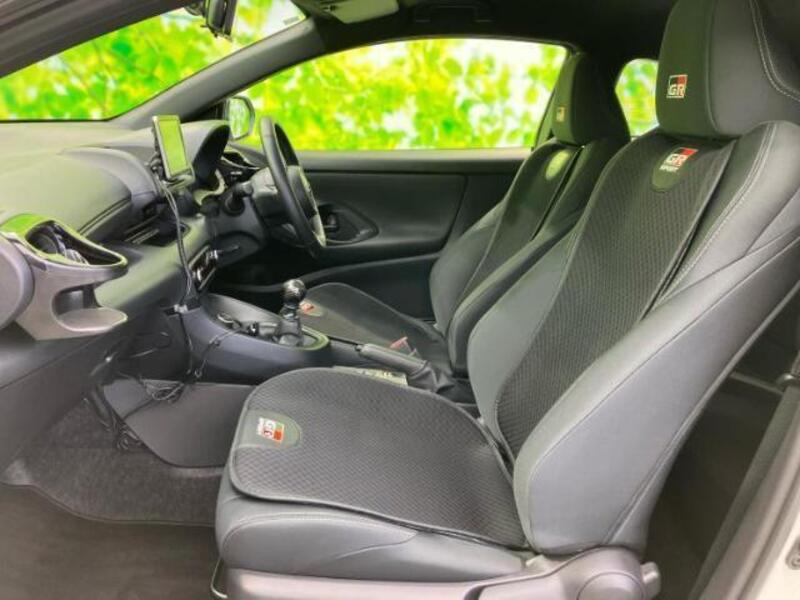 GR YARIS