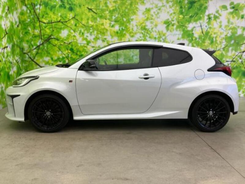 GR YARIS