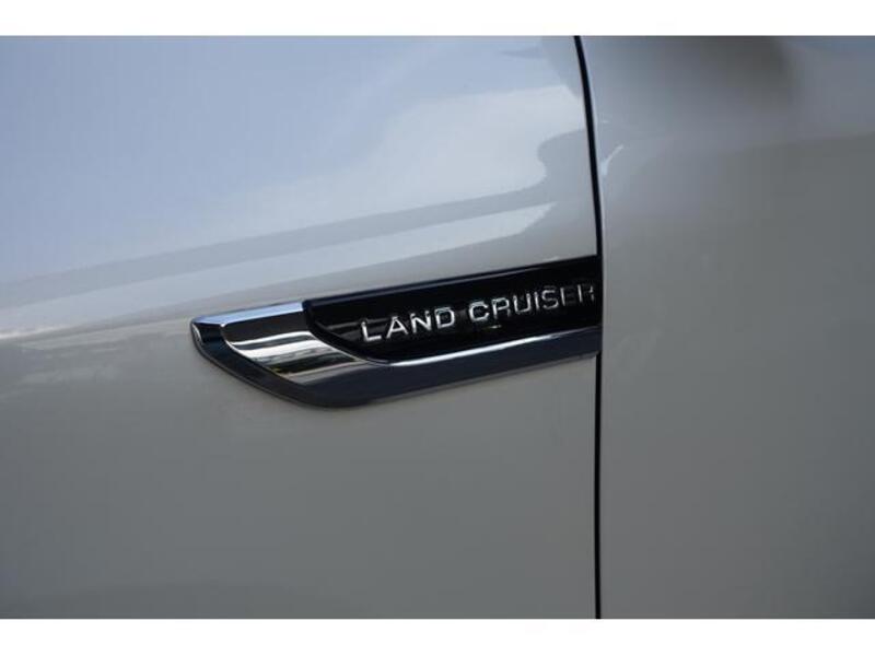 LAND CRUISER