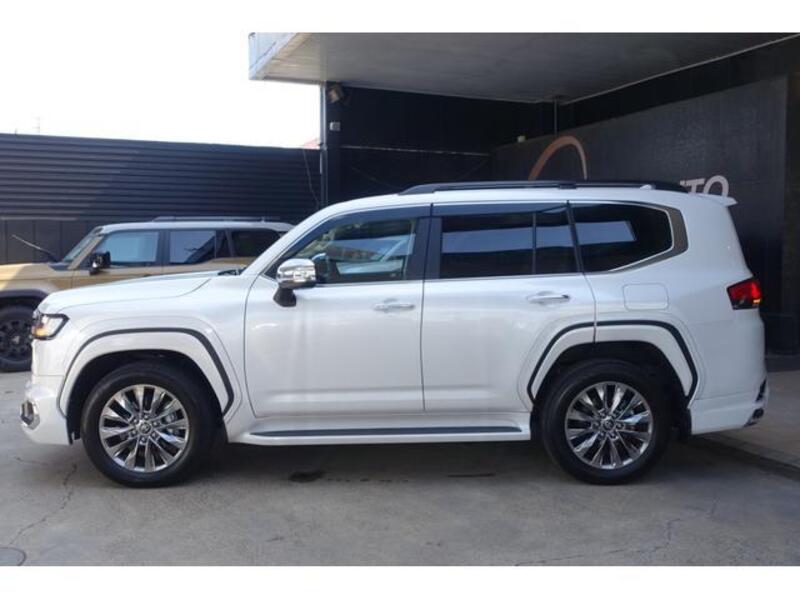 LAND CRUISER