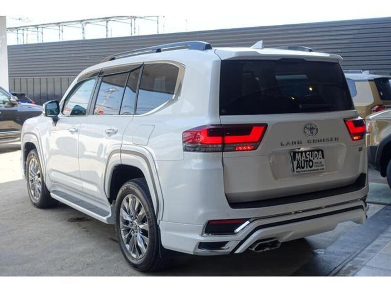 LAND CRUISER