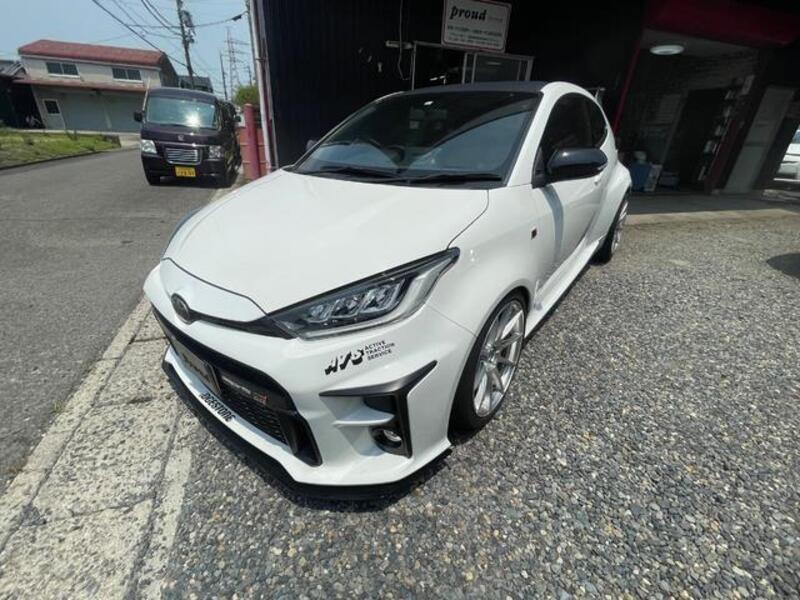 GR YARIS