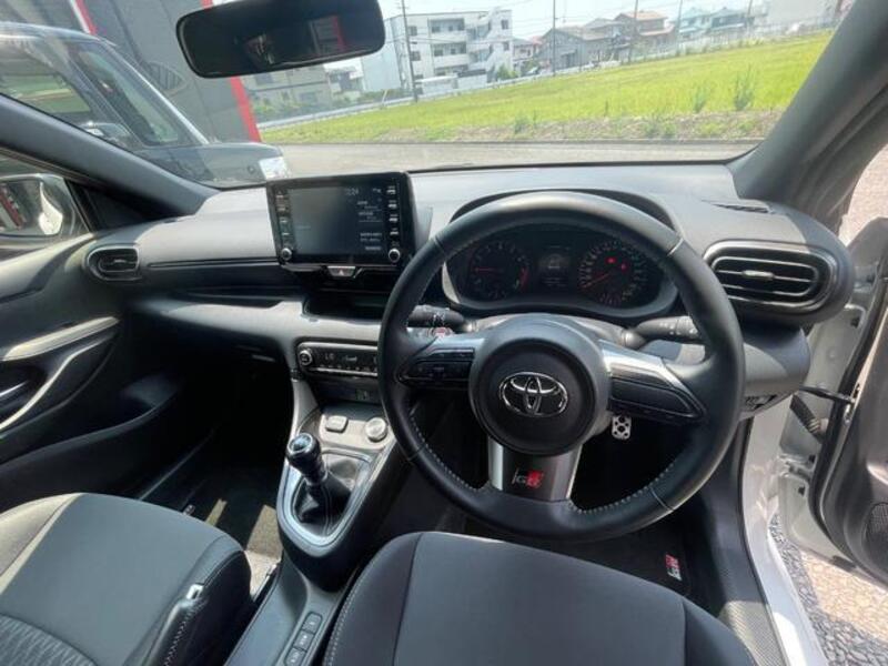 GR YARIS