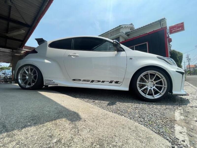 GR YARIS