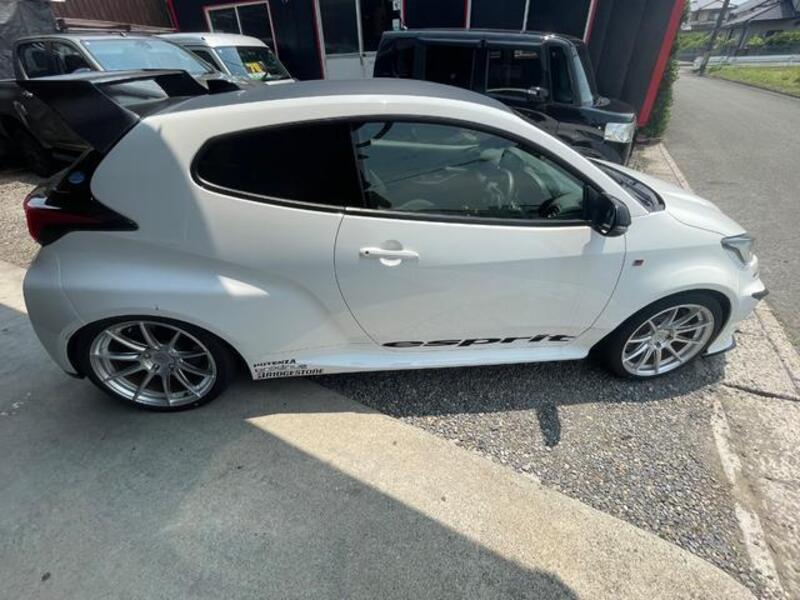 GR YARIS