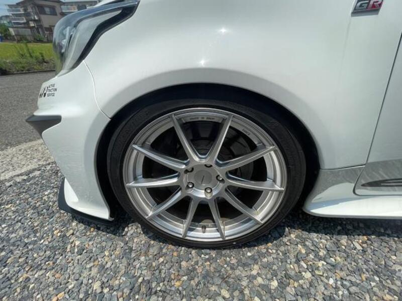 GR YARIS