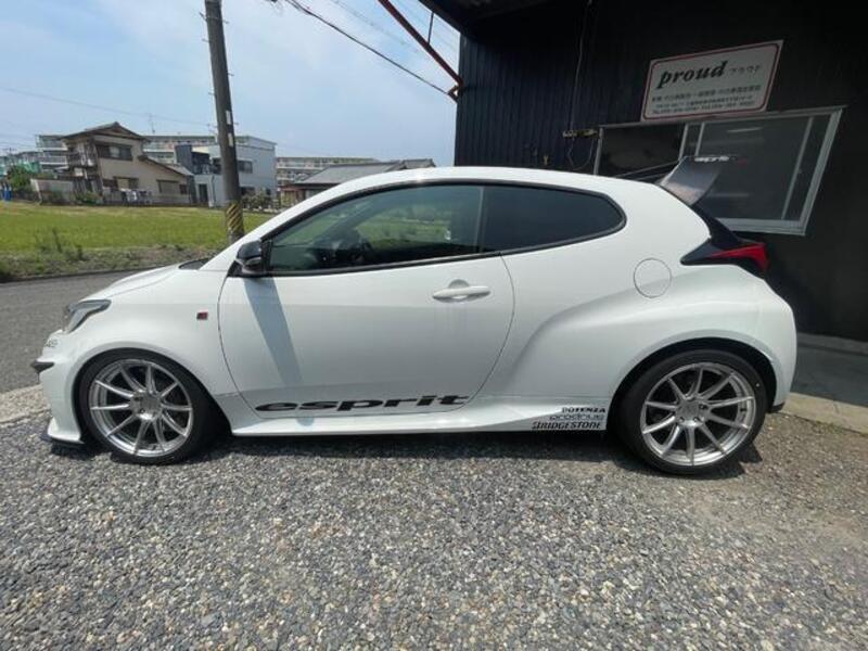 GR YARIS