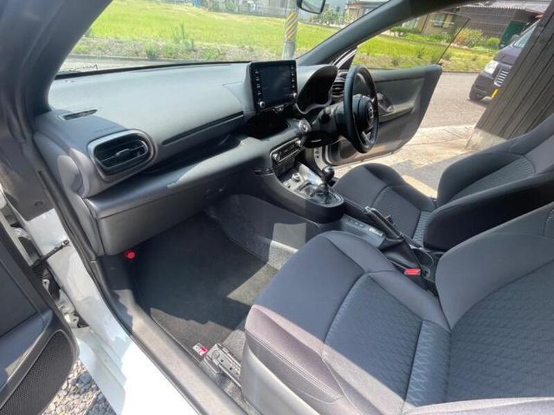 GR YARIS