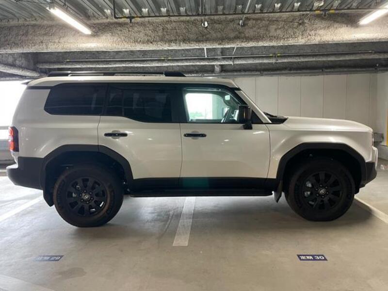 LAND CRUISER 250