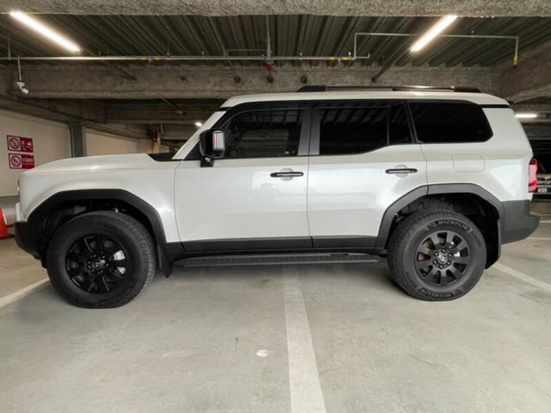 LAND CRUISER 250