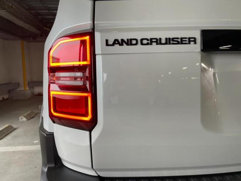 LAND CRUISER 250