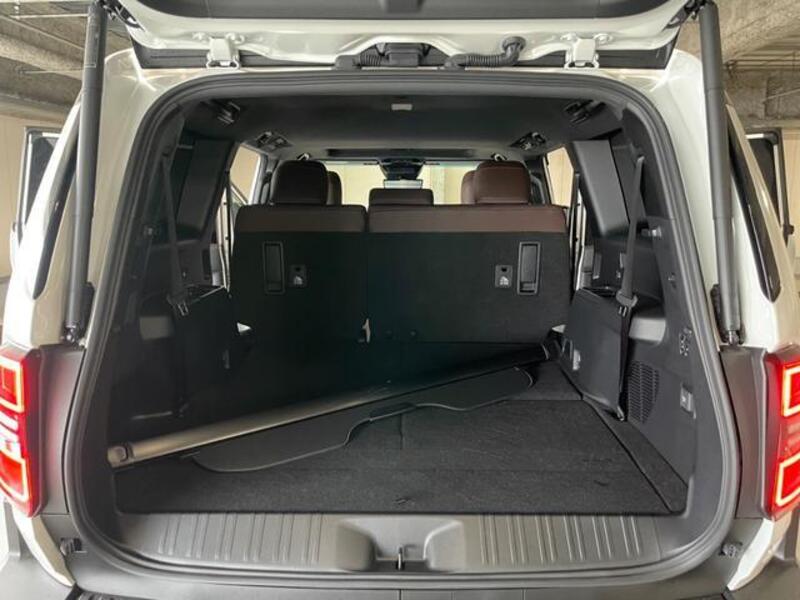 LAND CRUISER 250