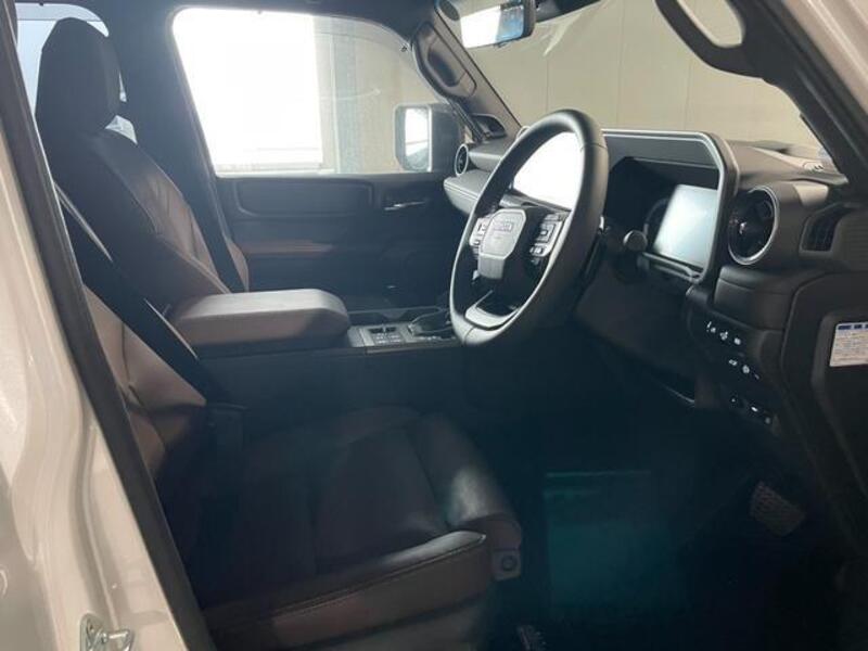 LAND CRUISER 250