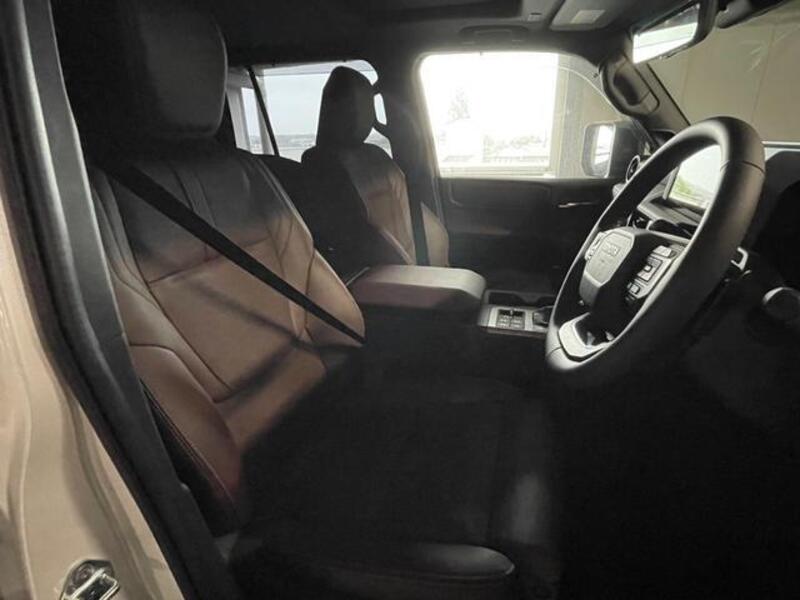 LAND CRUISER 250