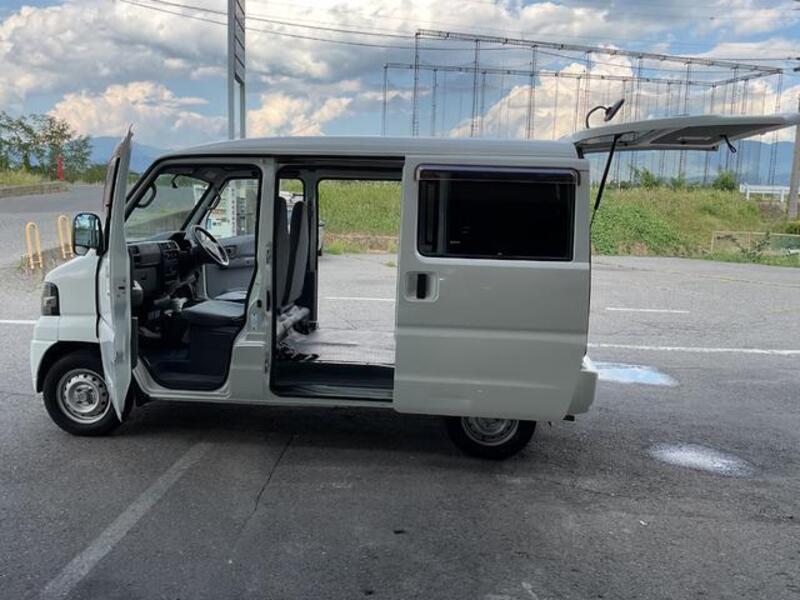 MINICAB VAN