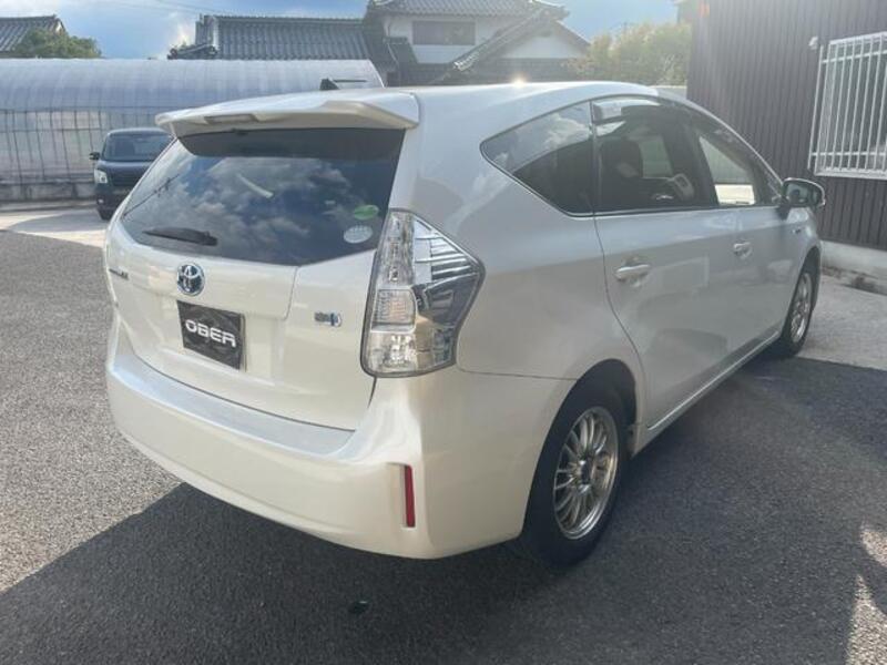 PRIUS ALPHA