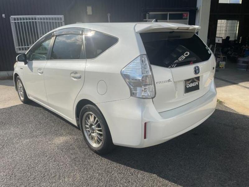 PRIUS ALPHA