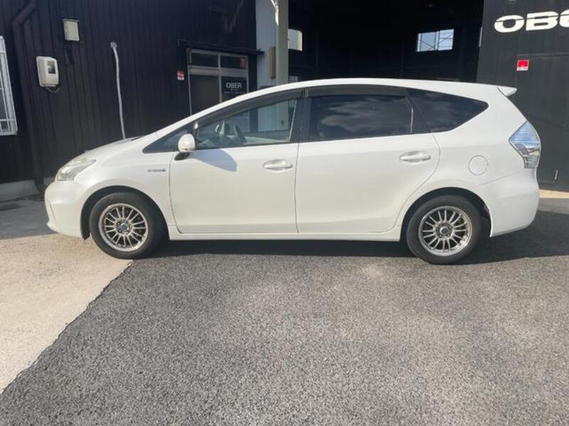 PRIUS ALPHA
