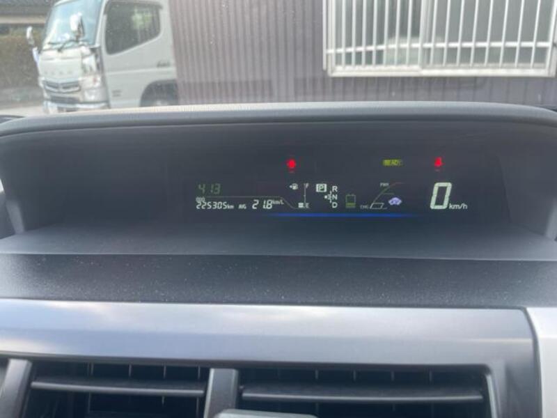 PRIUS ALPHA