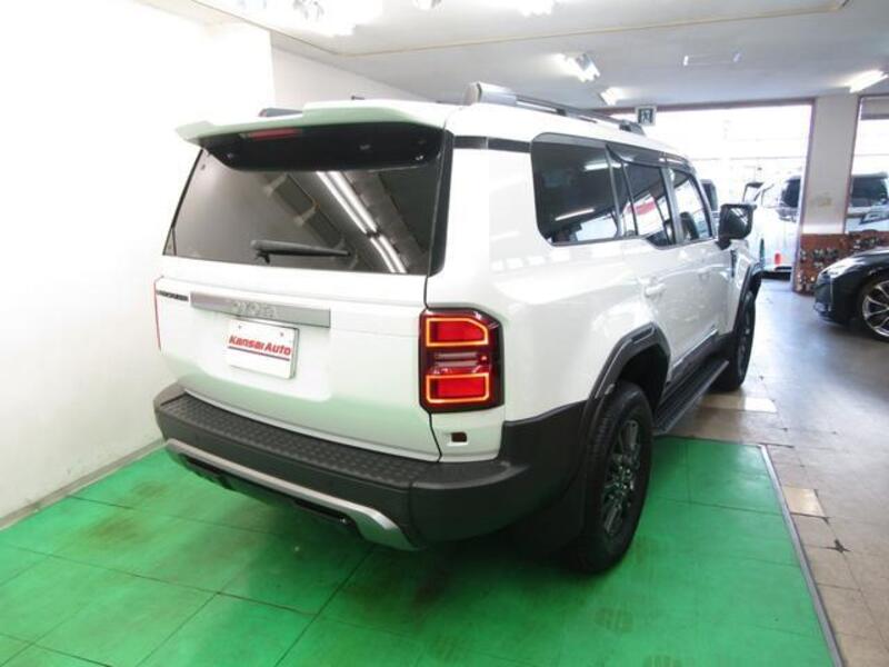 LAND CRUISER 250