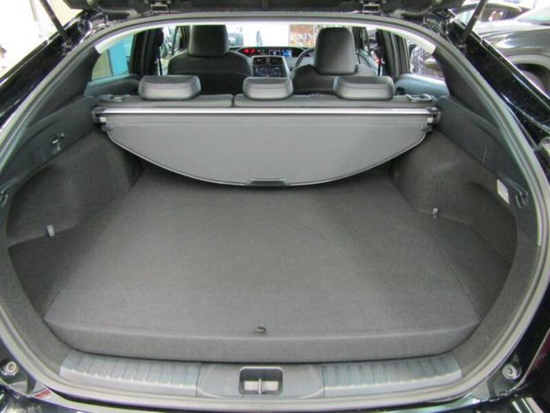PRIUS PHV