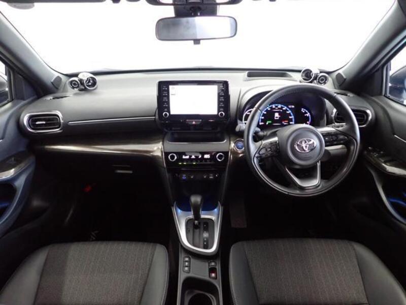 YARIS CROSS
