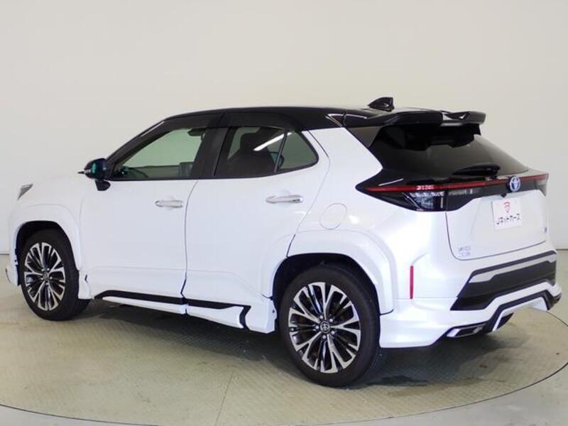YARIS CROSS