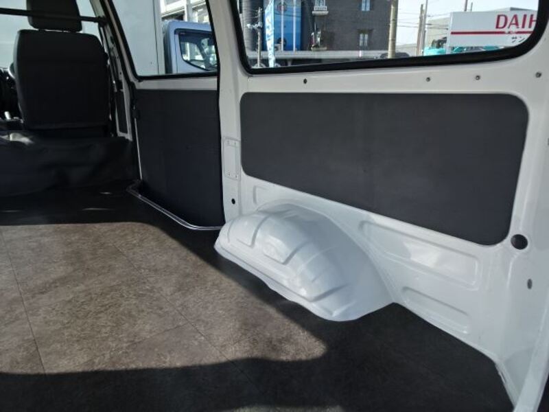BONGO VAN