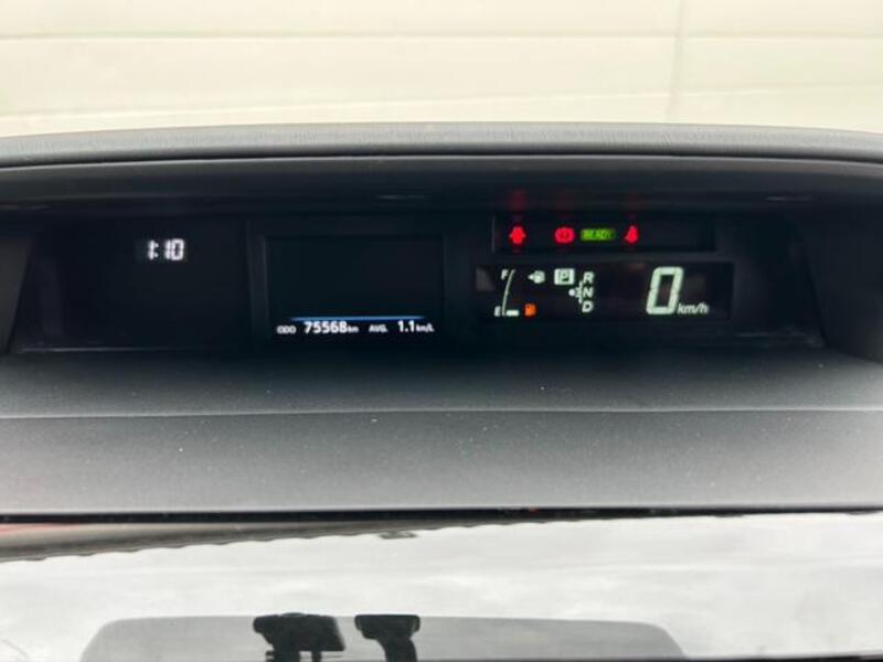 PRIUS ALPHA