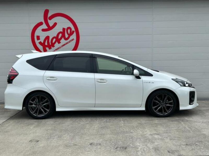 PRIUS ALPHA