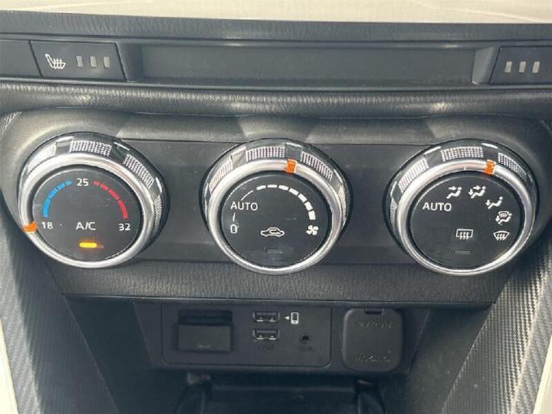 MAZDA2