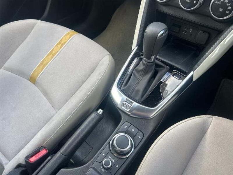 MAZDA2