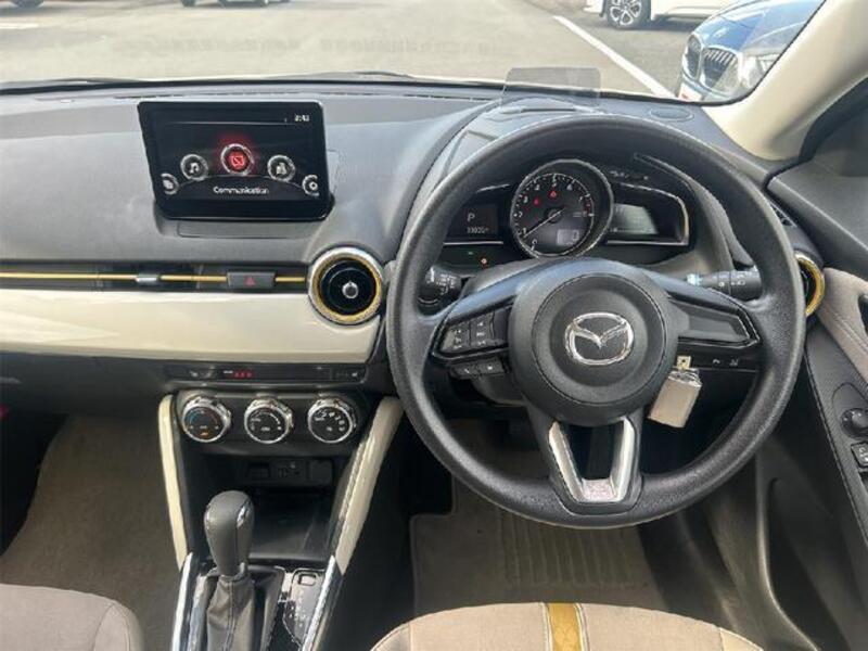 MAZDA2