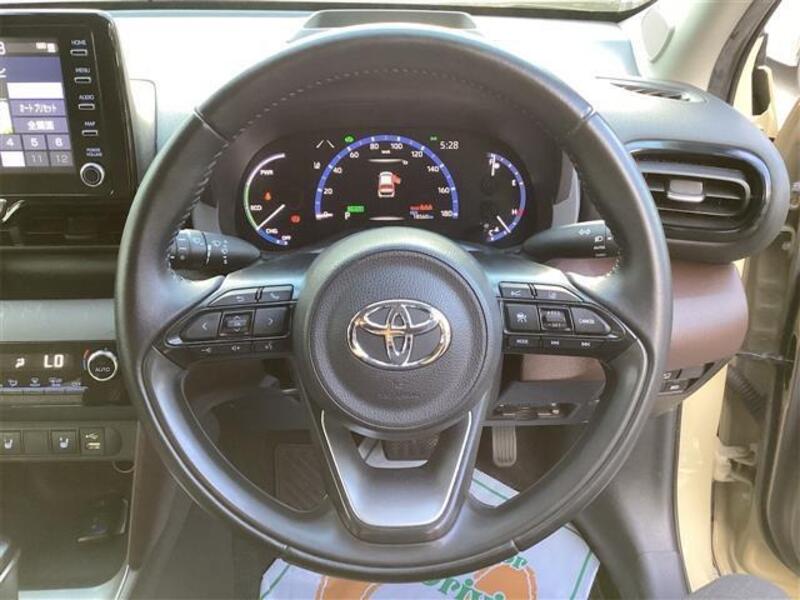YARIS CROSS
