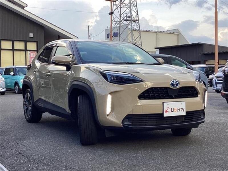 YARIS CROSS