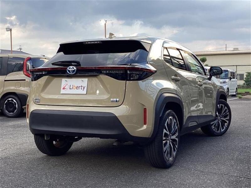 YARIS CROSS