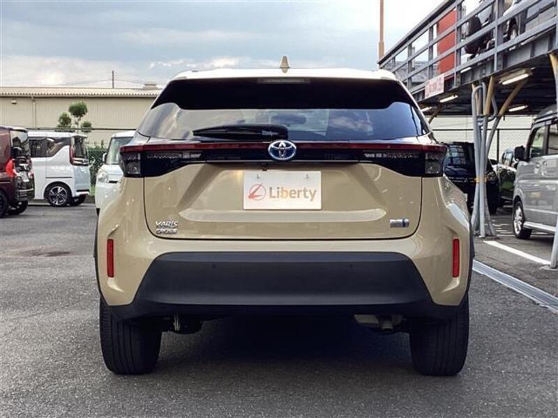 YARIS CROSS