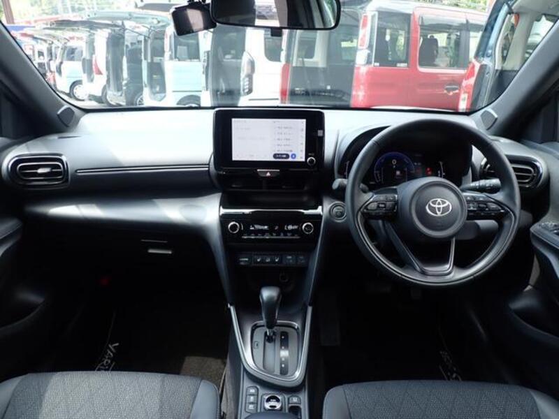 YARIS CROSS