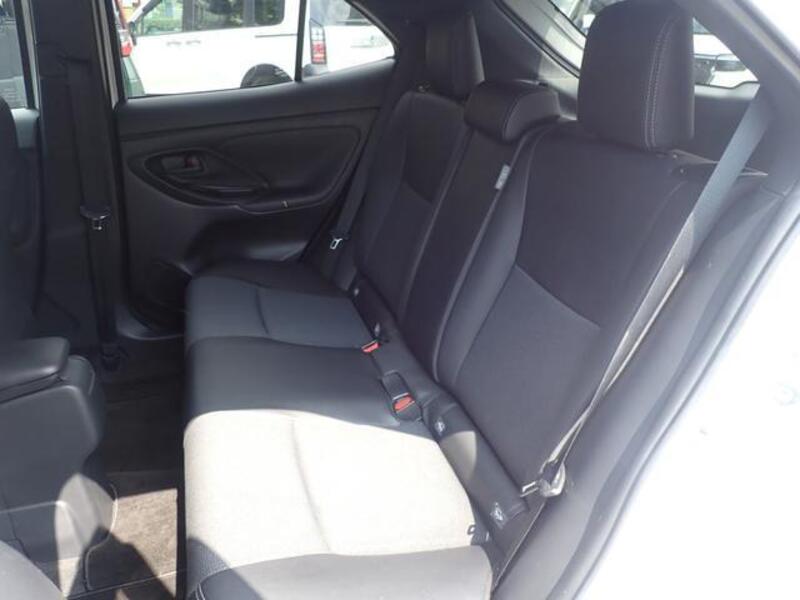 YARIS CROSS