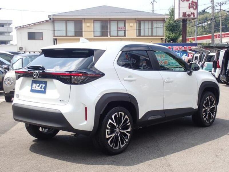 YARIS CROSS