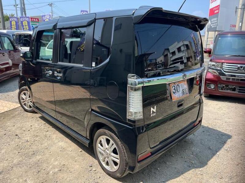 N BOX CUSTOM