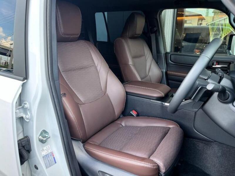 LAND CRUISER 250