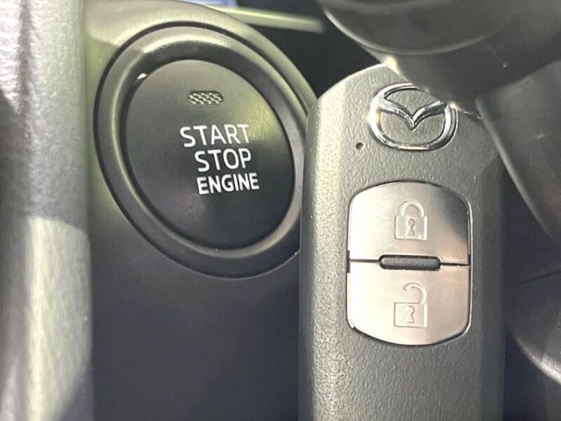 MAZDA2