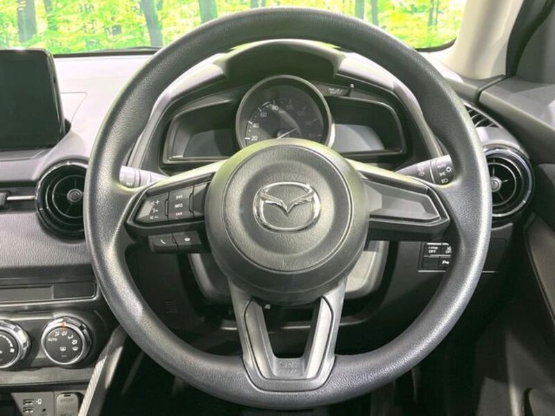 MAZDA2