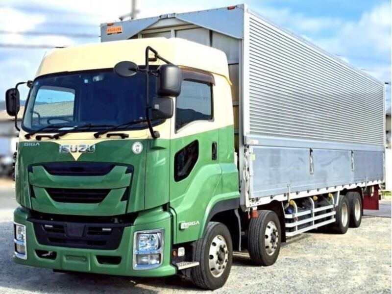 ISUZU GIGA