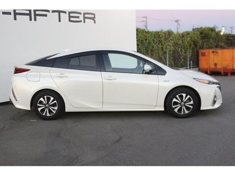 PRIUS PHV
