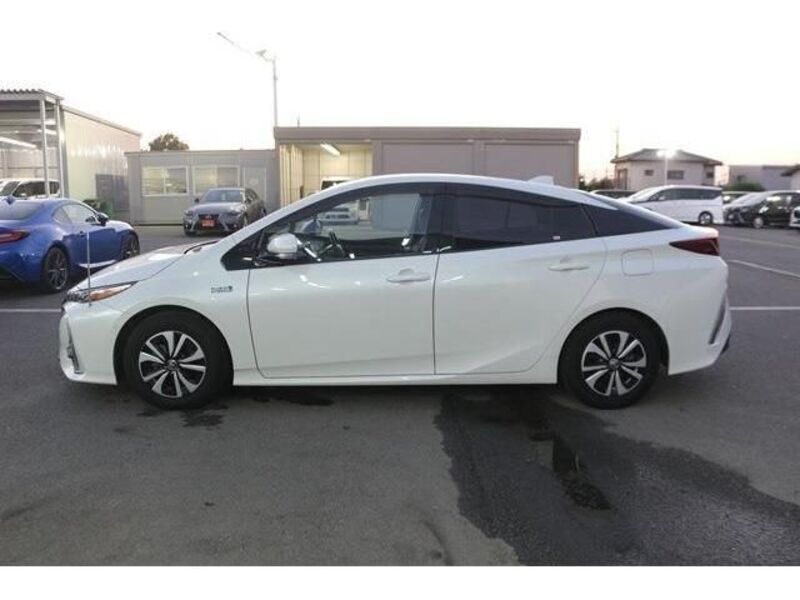 PRIUS PHV